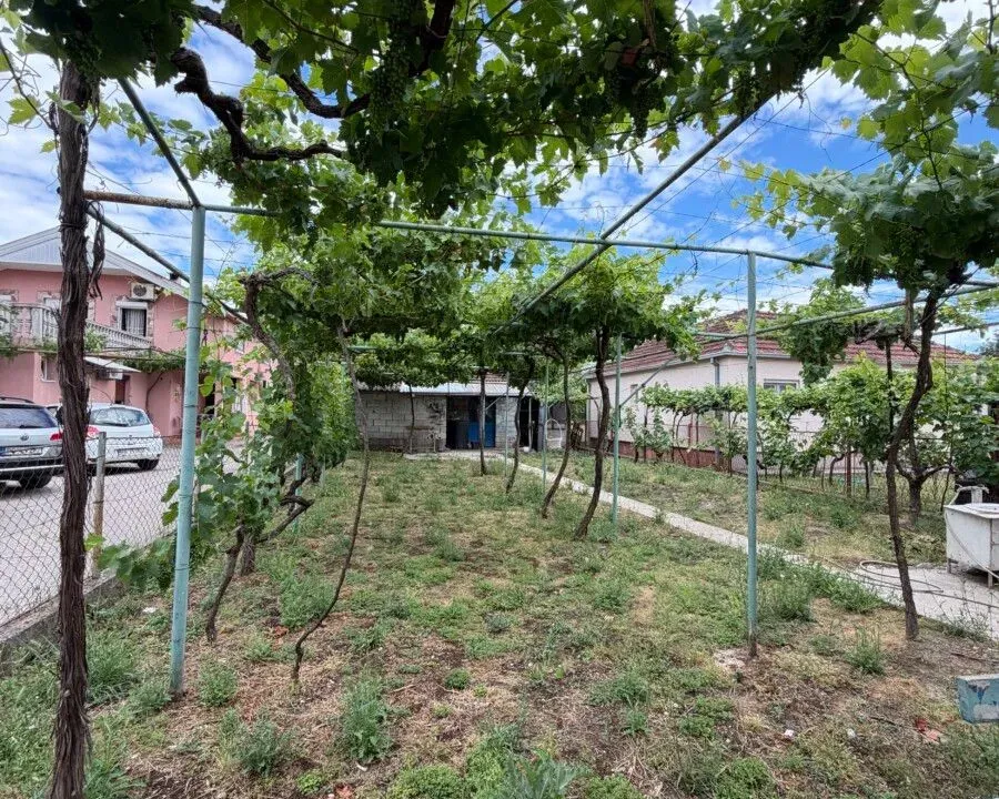 Sale, house, 90m², Tološi, Podgorica