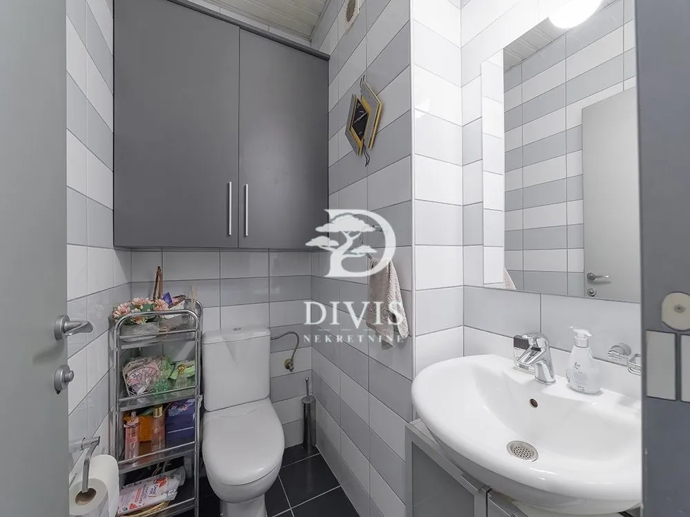 Sale, apartment, 196m², Neimar, Vračar Sve Podlokacije