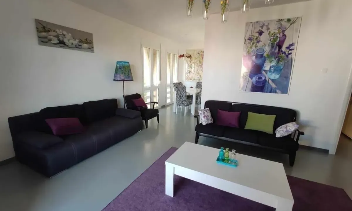 Prodaja, trosoban stan, 80m², Petrovac, Budva