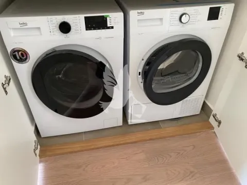 Izdavanje, trosoban stan, 74m², Stari Grad, Beograd - image 18