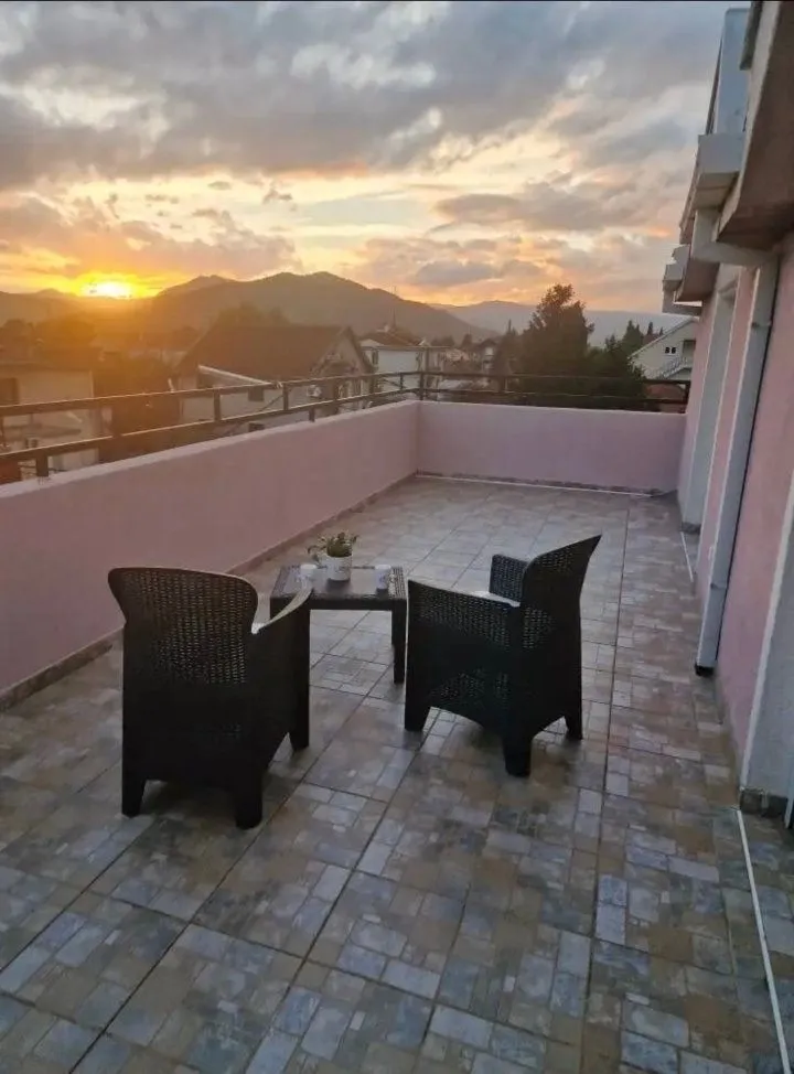 Izdavanje, dvosoban stan, 115m², Tološi, Podgorica