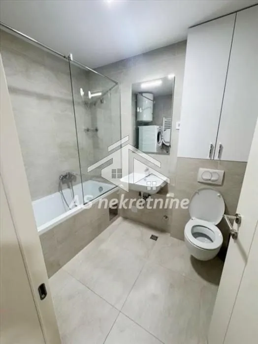 Izdavanje, trosoban stan, 70m², Fon (Fon - Bilećka), Voždovac Sve Podlokacije
