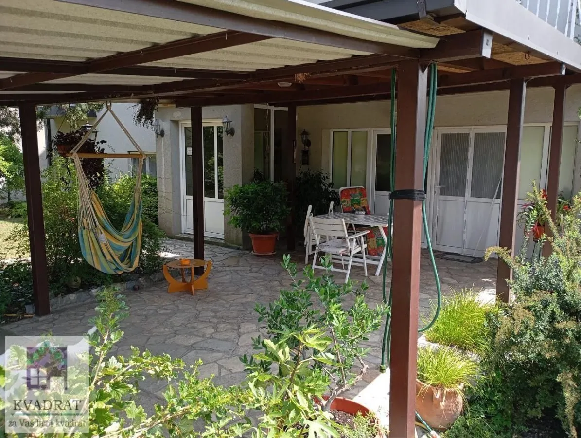 Prodaja, kuća, 270m², Mesarci, Vladimirci