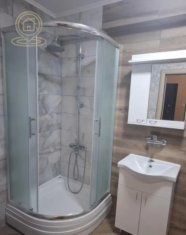 Izdavanje, trosoban stan, 75m², Vrežina, Niš
