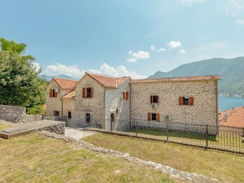 Sale, house, 484m², Perast, Kotor - image 25