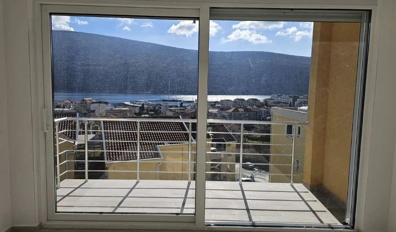 Prodaja, dvosoban stan, 70m², Đenovići, Herceg Novi