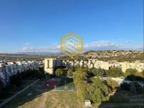 Sale, two bedroom apartment, 77m², Blok 5, Podgorica - image 2