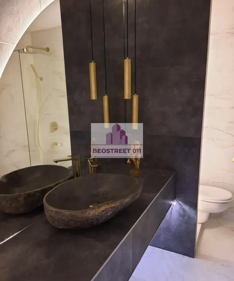 Prodaja, trosoban stan, 83m², Južni Bulevar, Vračar Sve Podlokacije