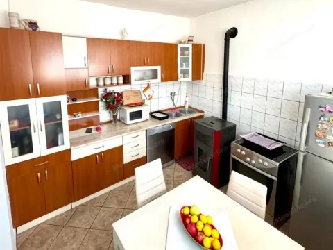 Prodaja, kuća, 70m², Stara Varoš, Podgorica - image 9