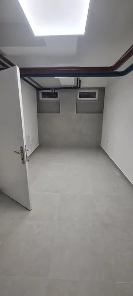 Rent, office space, 124m², Palilula, Niš