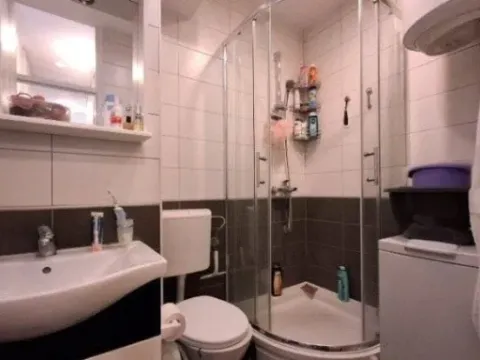 Izdavanje, jednosoban stan, 54m², Gintaš, Podgorica - image 11