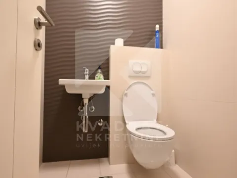 Prodaja, trosoban stan, 114m², Centar, Podgorica - image 13