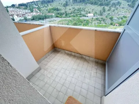 Rent, one bedroom apartment, 45m², City Kej, Podgorica - image 11