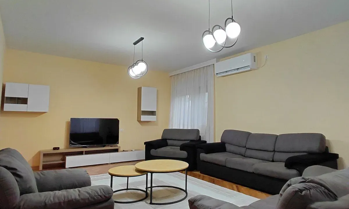 Rent, house, 200m², Gornja Gorica, Podgorica