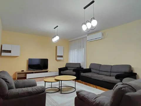 Rent, house, 200m², Gornja Gorica, Podgorica - image 1