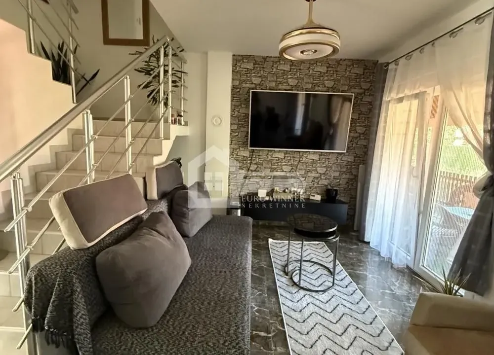 Prodaja, kuća, 191m², Ašanja, Pećinci