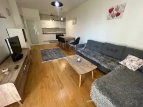 Izdavanje, stan, 53m², 1 maj, Podgorica - image 2