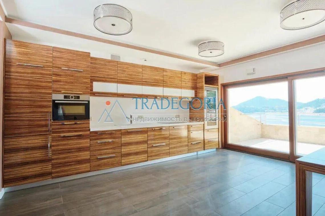 Prodaja, trosoban stan, 350m², Rafailovići, Budva