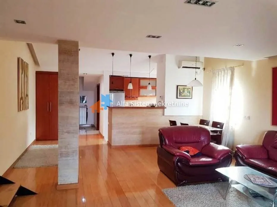 Izdavanje, trosoban stan, 100m², Savski Venac, Beograd