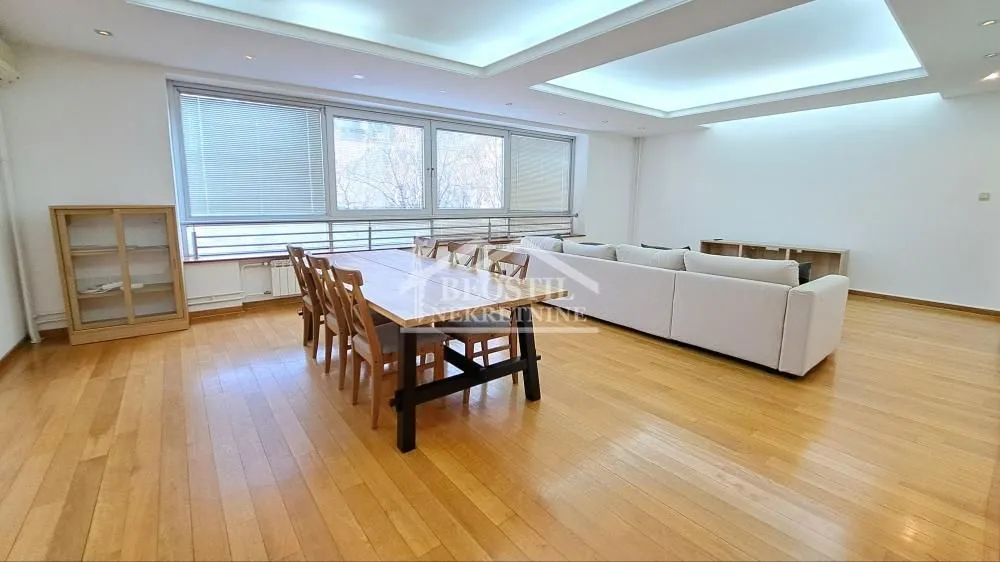 Rent, four bedroom apartment, 156m², Vračar Sve Podlokacije, Beograd