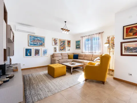 Sale, two bedroom apartment, 79m², Bečići, Budva - image 1