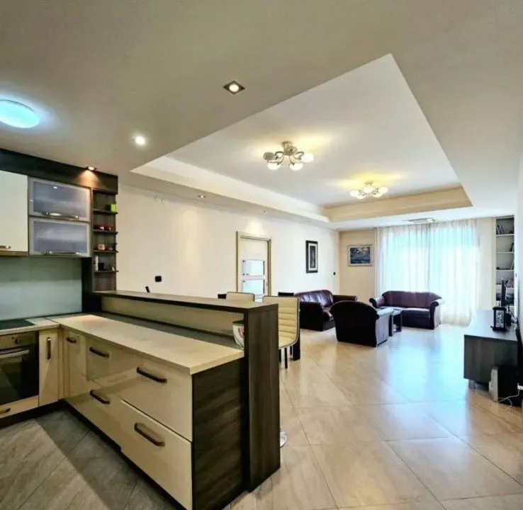 Prodaja, trosoban stan, 90m², Budva, Crna Gora