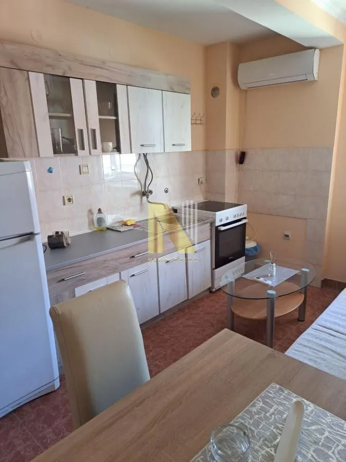 Rent, two bedroom apartment, 41m², Bulevar Oslobodjenja, Novi Sad Sve Podlokacije