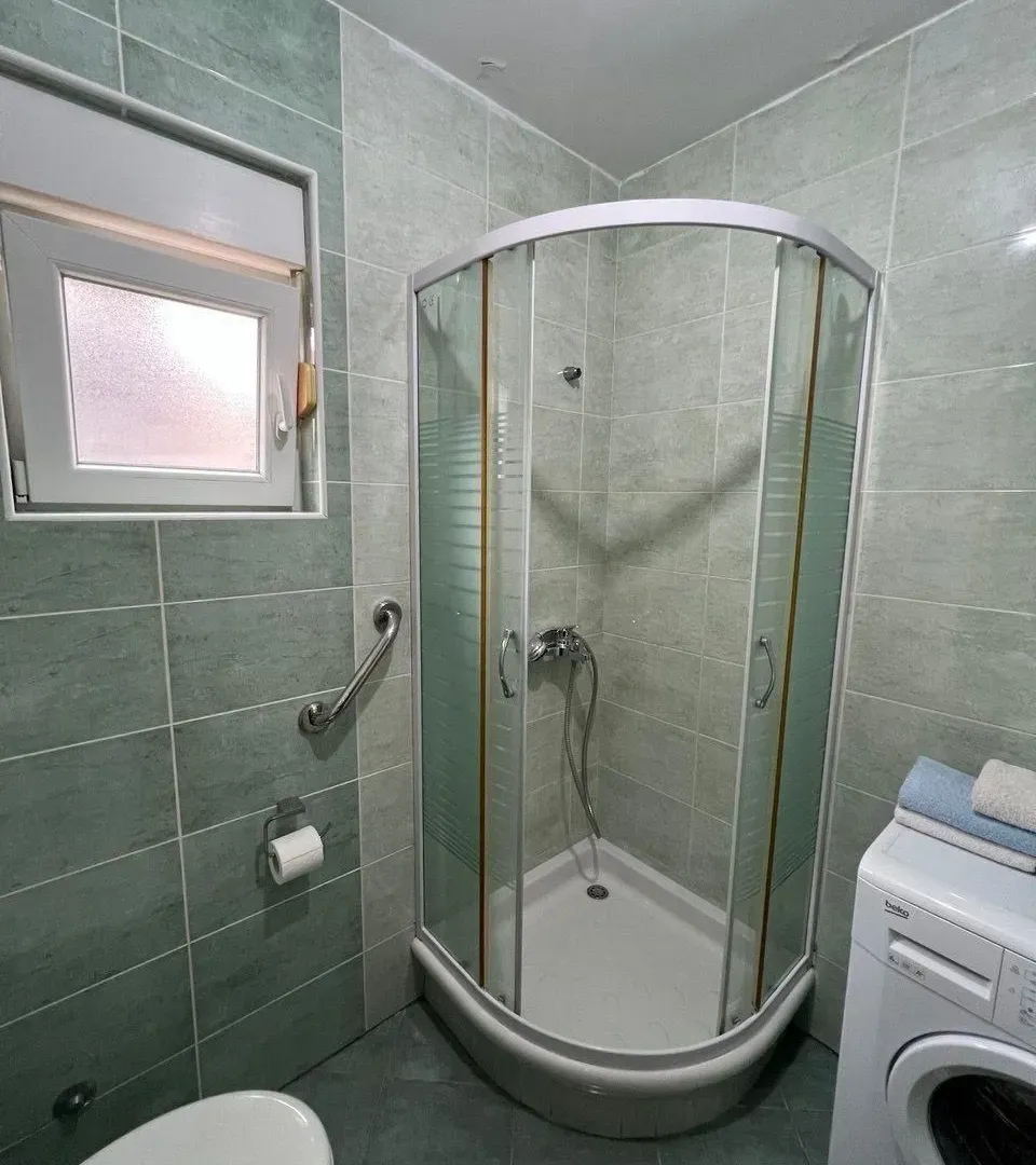 Rent, two bedroom apartment, 52m², Kalimanj, Tivat