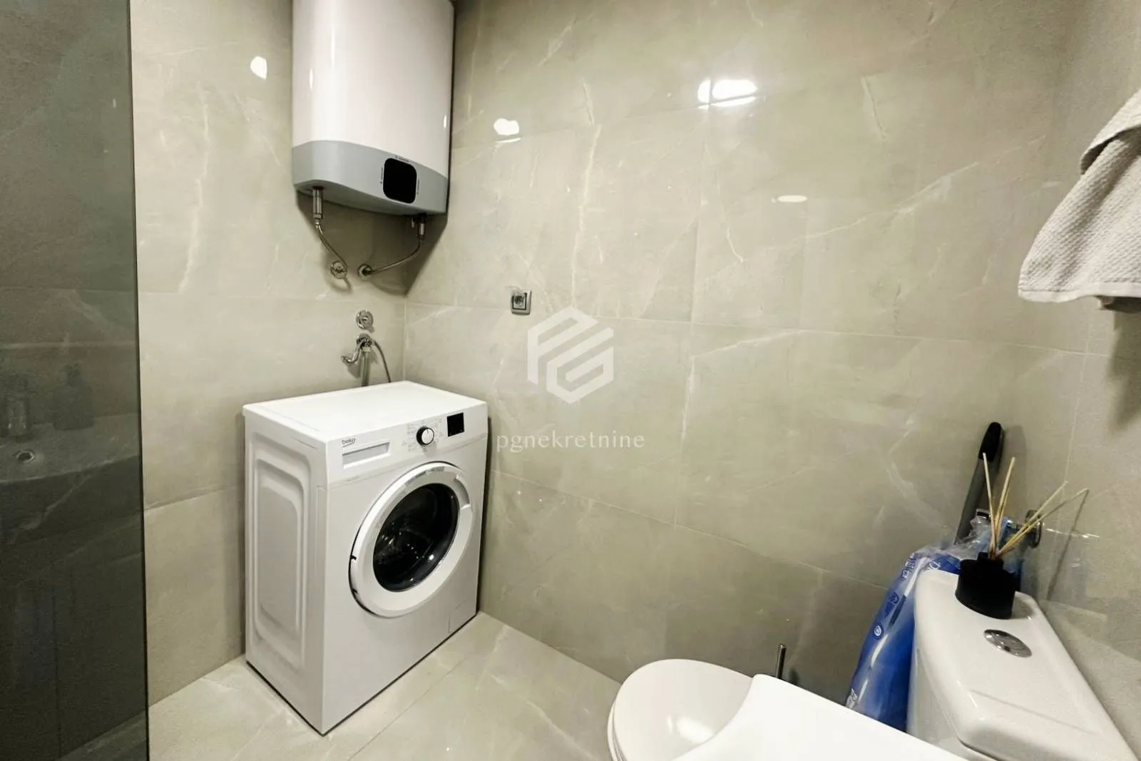 Sale, three bedroom apartment, 74m², Pobrežje, Podgorica