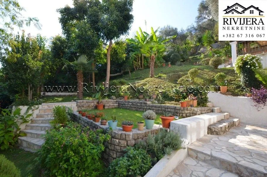 Prodaja, kuća, 203m², Njivice, Herceg Novi