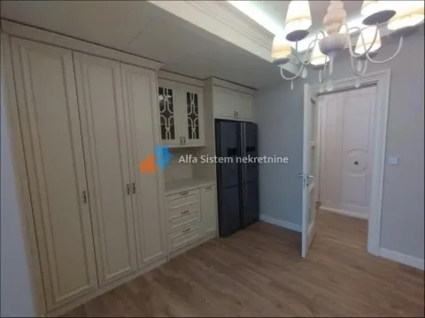 Izdavanje, stan, 215m², Senjak, Beograd - image 48