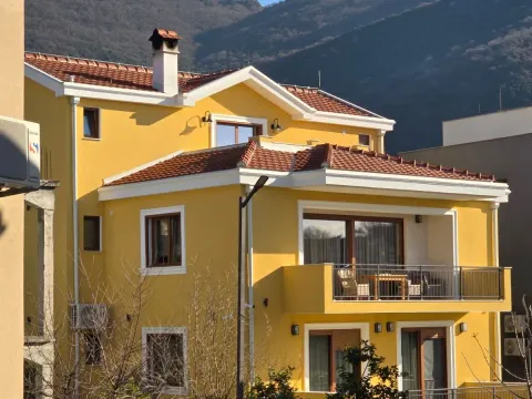 Rent, one bedroom apartment, 50m², Tivat, Crna Gora - image 2