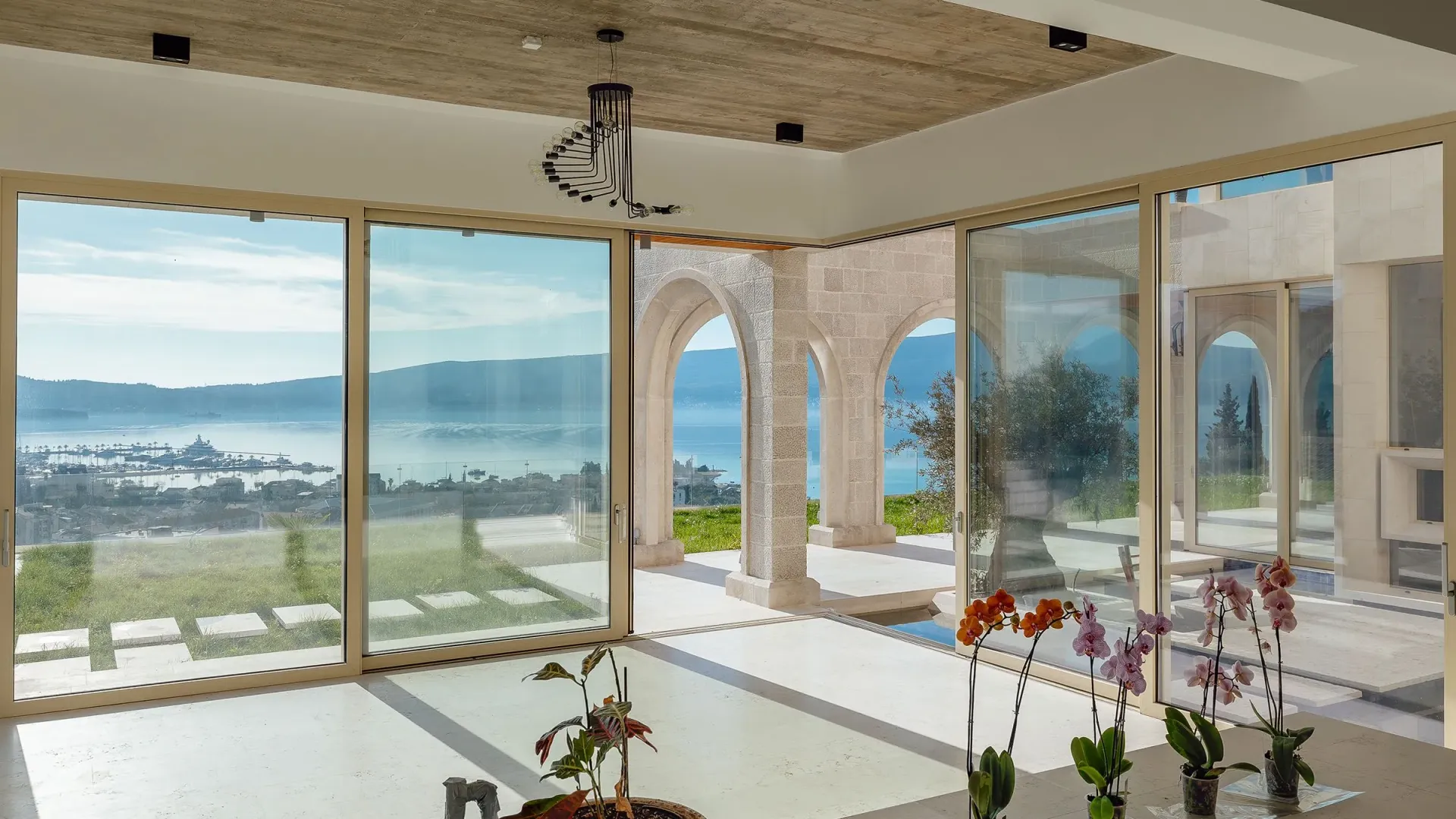 Sale, house, 1400m², Kotor, Crna Gora