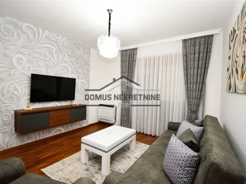 Izdavanje, dvosoban stan, 70m², Master Kvart, Podgorica - image 10