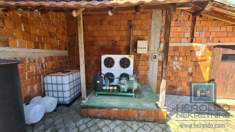 Sale, office space, 360m², Stropsko, Vranje