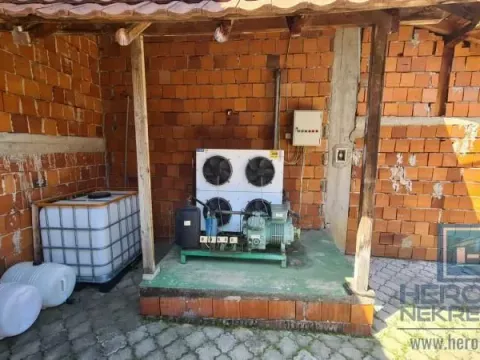 Sale, office space, 360m², Stropsko, Vranje - image 12