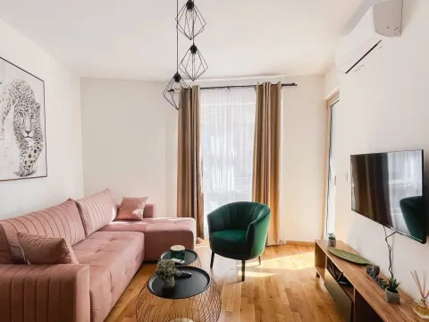 Rent, one bedroom apartment, 45m², Bečići, Budva - image 3