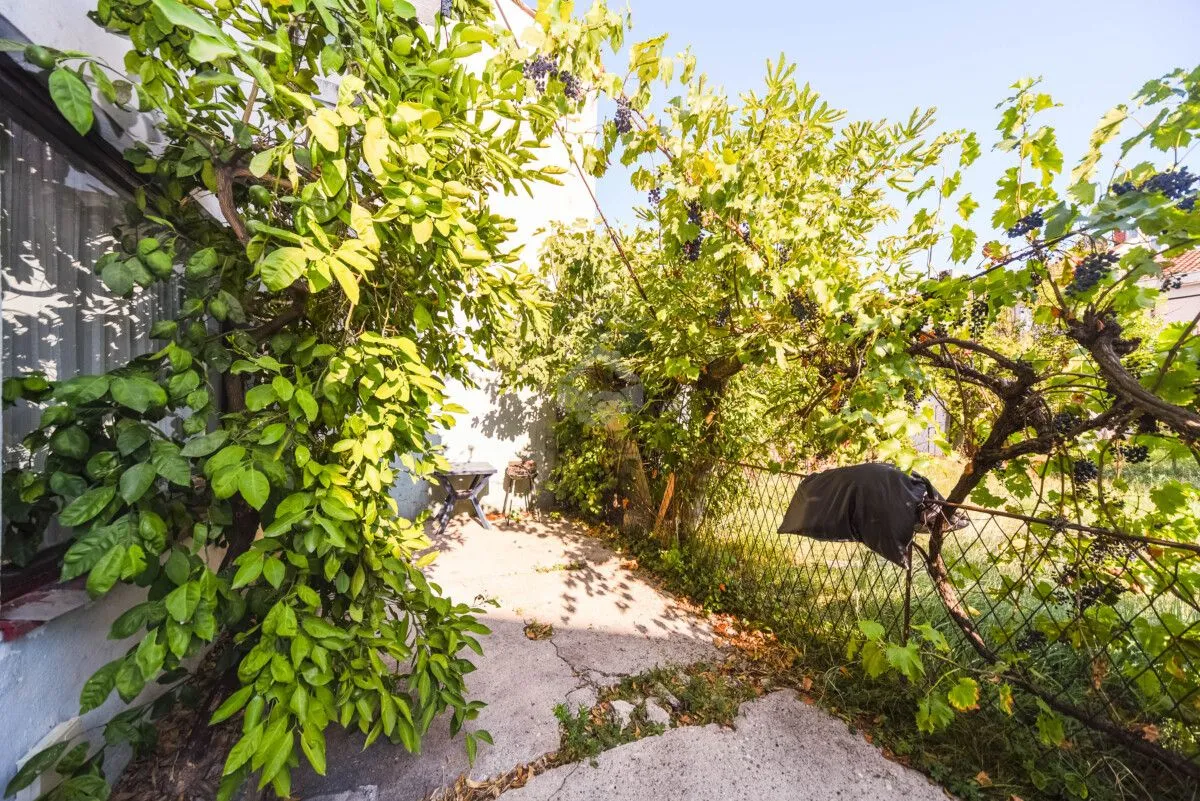 Izdavanje, trosoban stan, 100m², Zabjelo, Podgorica