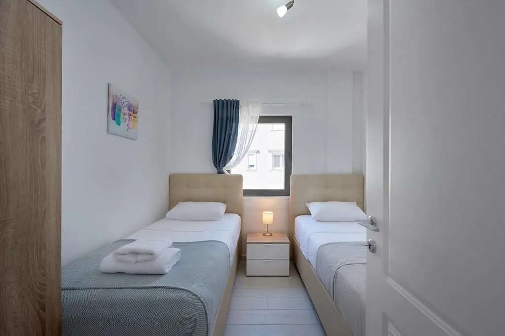 Prodaja, dvosoban stan, 56m², Kamenovo, Budva