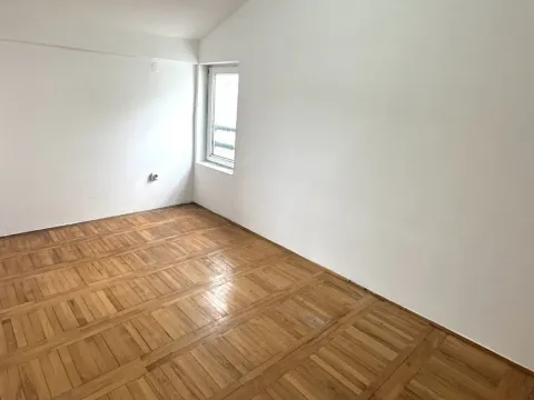 Prodaja, jednosoban stan, 55m², Stari Aerodrom, Podgorica - image 8