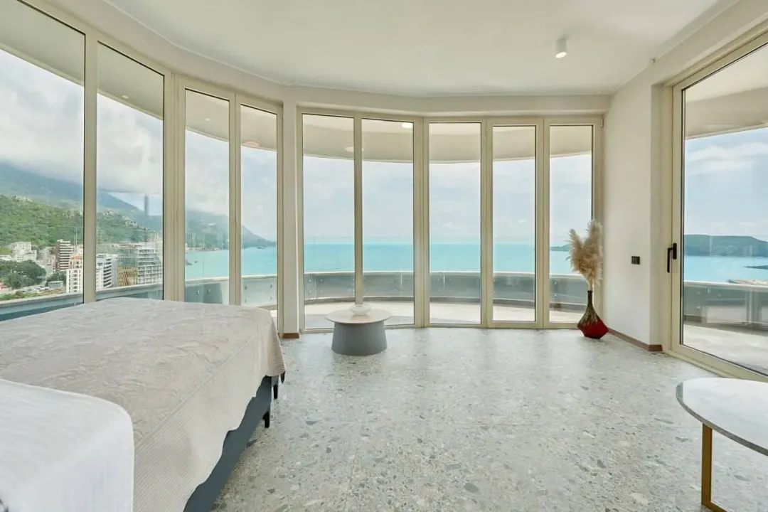 Sale, two bedroom apartment, 115m², Bečići, Budva