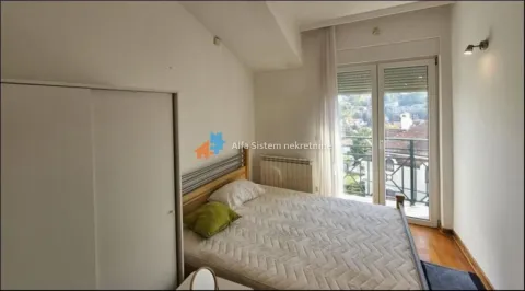 Bedroom with a double bed and access to the terrace. - image 12