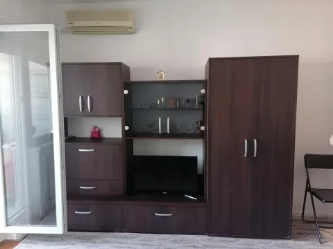 Izdavanje, jednosoban stan, 30m², Sajmište, Novi Sad - image 2