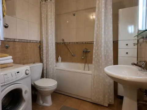 Izdavanje, dvosoban stan, 75m², Preko Morače, Podgorica - image 7
