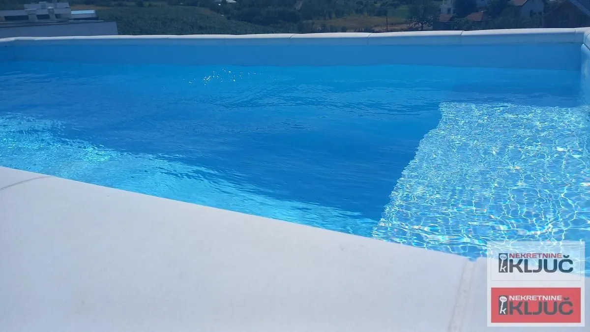 Prodaja, četvorosoban stan, 200m², Sremska Kamenica, Petrovaradin