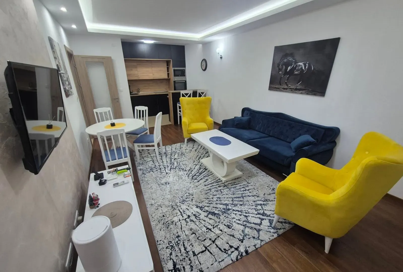 Izdavanje, dvosoban stan, 70m², Master Kvart, Podgorica