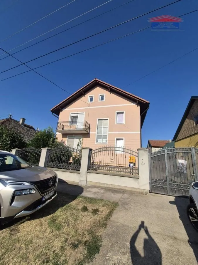 Izdavanje, kuća, 253m², Sremska Kamenica, Petrovaradin