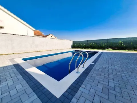 Prodaja, kuća, 200m², Donji Kokoti, Podgorica - image 25