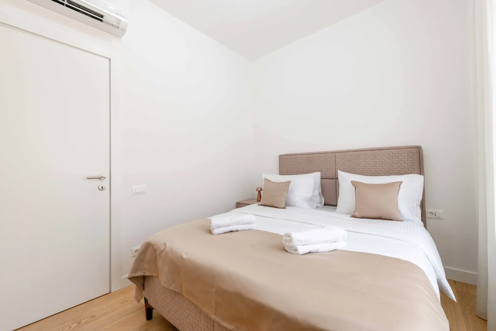 Rent, one bedroom apartment, 51m², Bečići, Budva