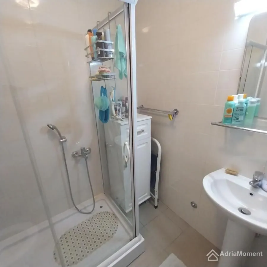 Prodaja, dvosoban stan, 82m², Muo, Kotor